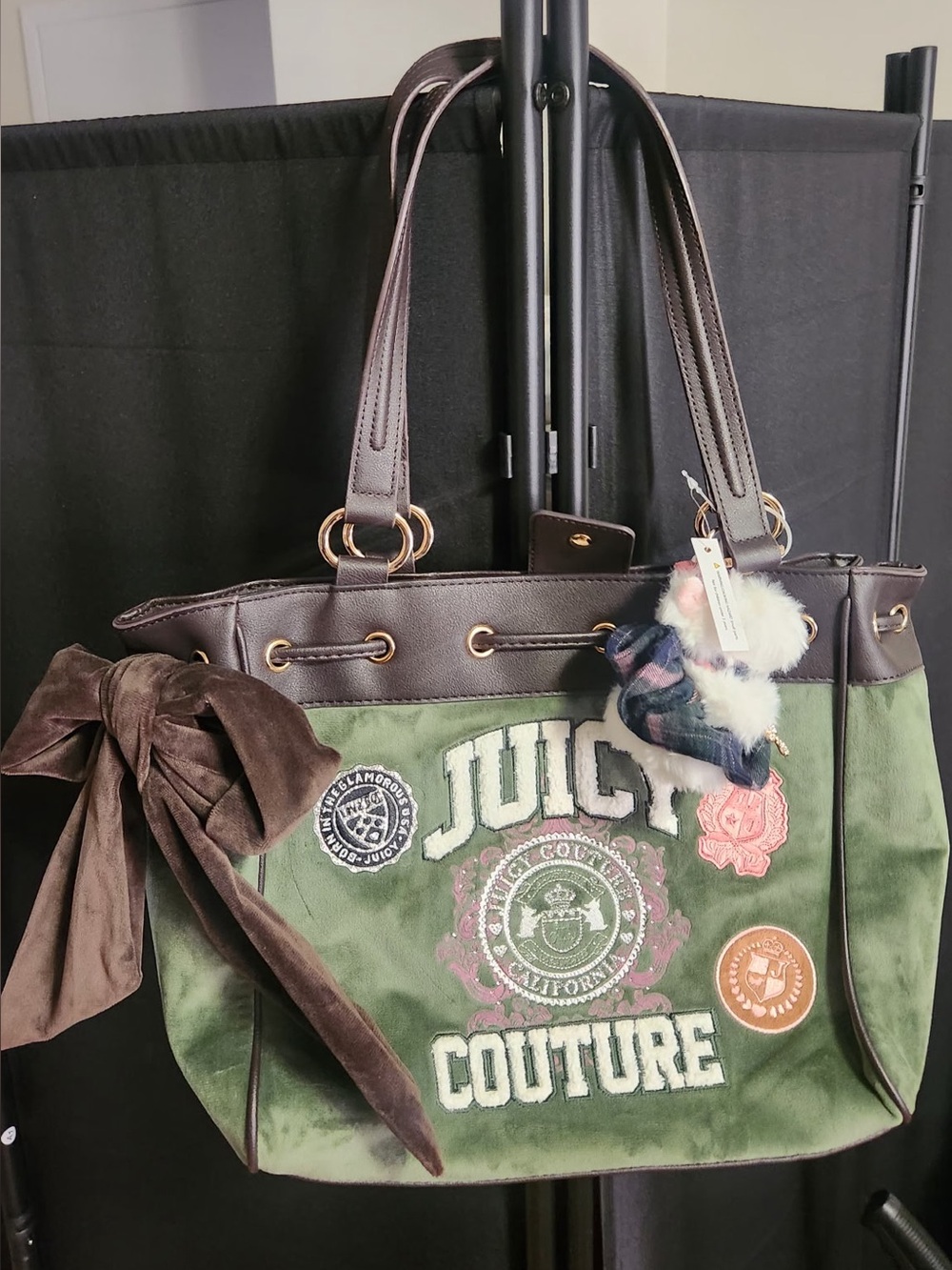 NEW Juicy Couture Super Greens
Juicy Varsity Daydreamer Tote #juicy #daydreamer